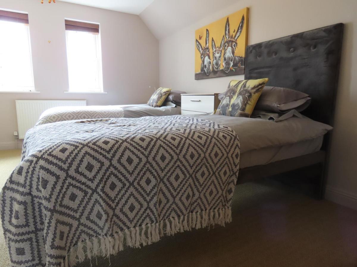 Entire Seaside Luxury Home With On Site Parking! Poole Exterior foto